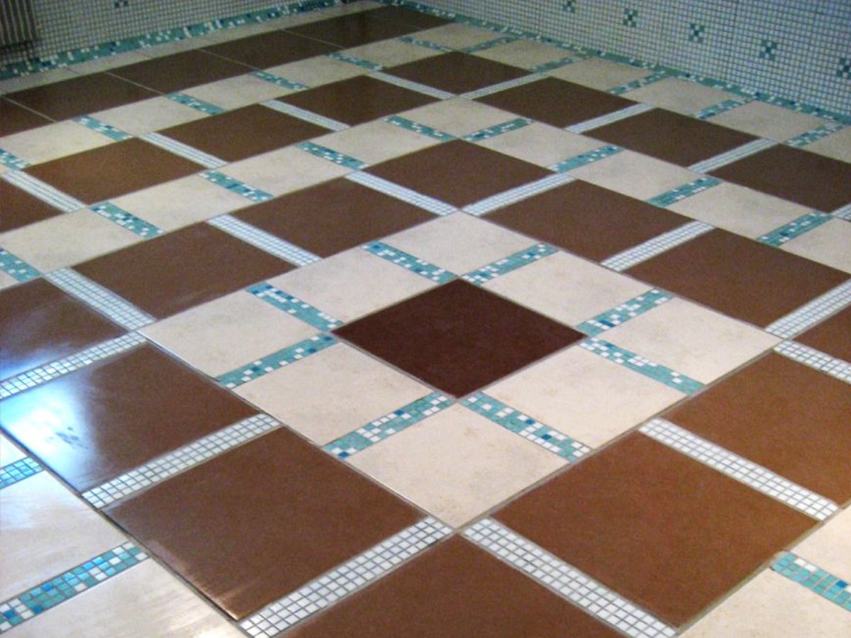 Мозаика на полу в прачечной