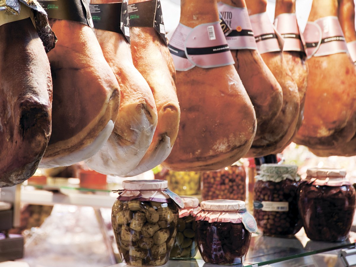 Мясная лавка в деревне Бюжам