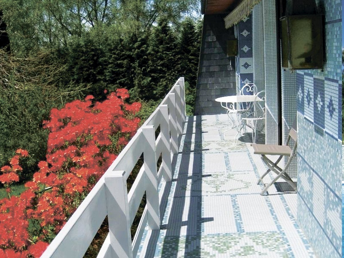 Терраса на южной стороне виллы